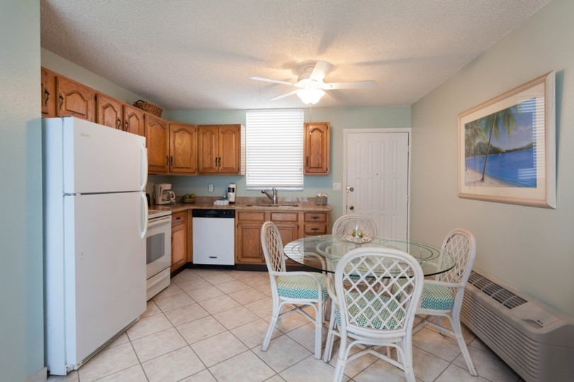 Luksuzno stanovanje v sodobnem slogu na plaži Bonita, Florida Condo 5953
