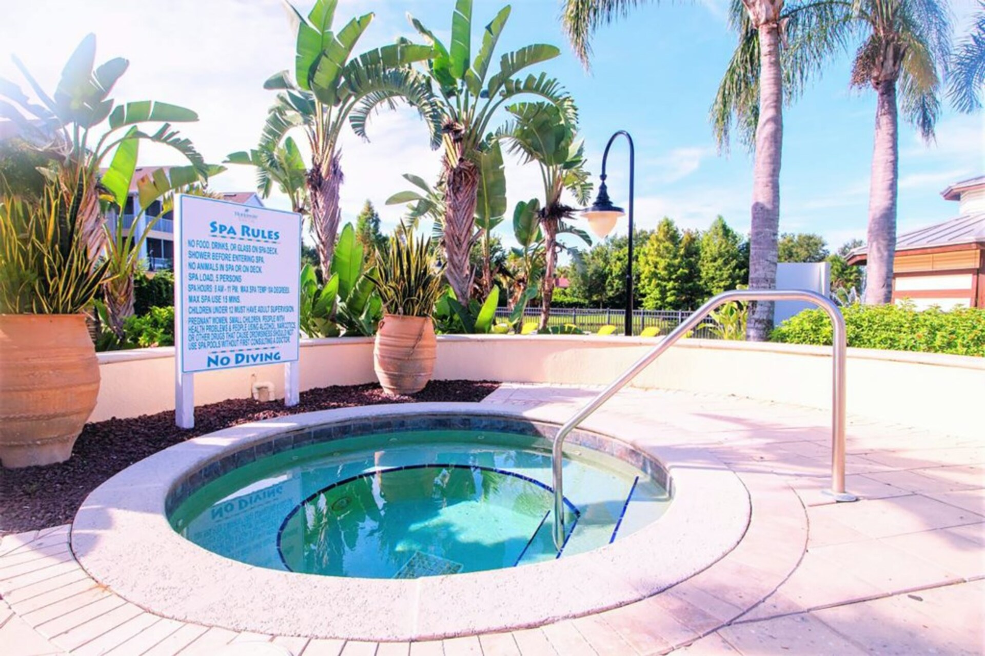 Luksuzno stanovanje s fantastičnim bazenom v klubu Runaway Beach Club, Florida Condo 5979