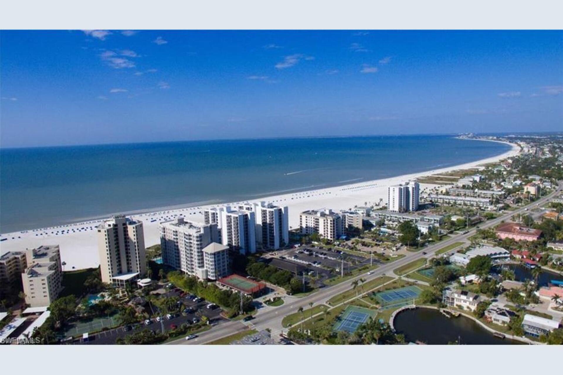 Stanovanje s 5 zvezdicami v enem najprestižnejših območij v Estero Beach & Tennis, Florida Condo 5946