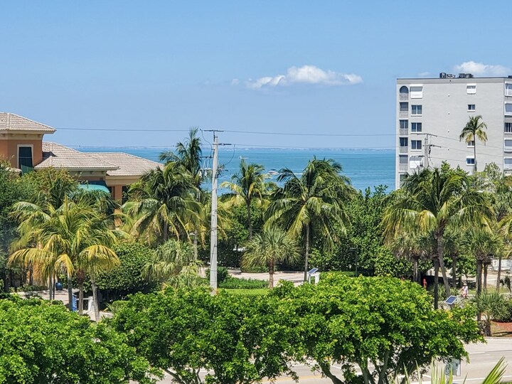 Ultimate 2-sobno stanovanje na Sea Isles, Florida Condo 5947