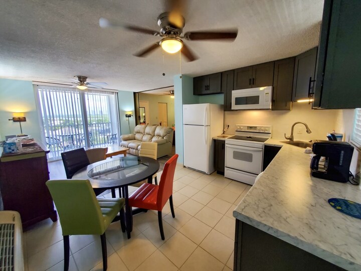 Ekskluzivno stanovanje v enem najprestižnejših letovišč, Bonita Beach, Florida Condo 5949