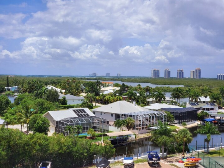 Ekskluzivno stanovanje v enem najprestižnejših letovišč, Bonita Beach, Florida Condo 5949