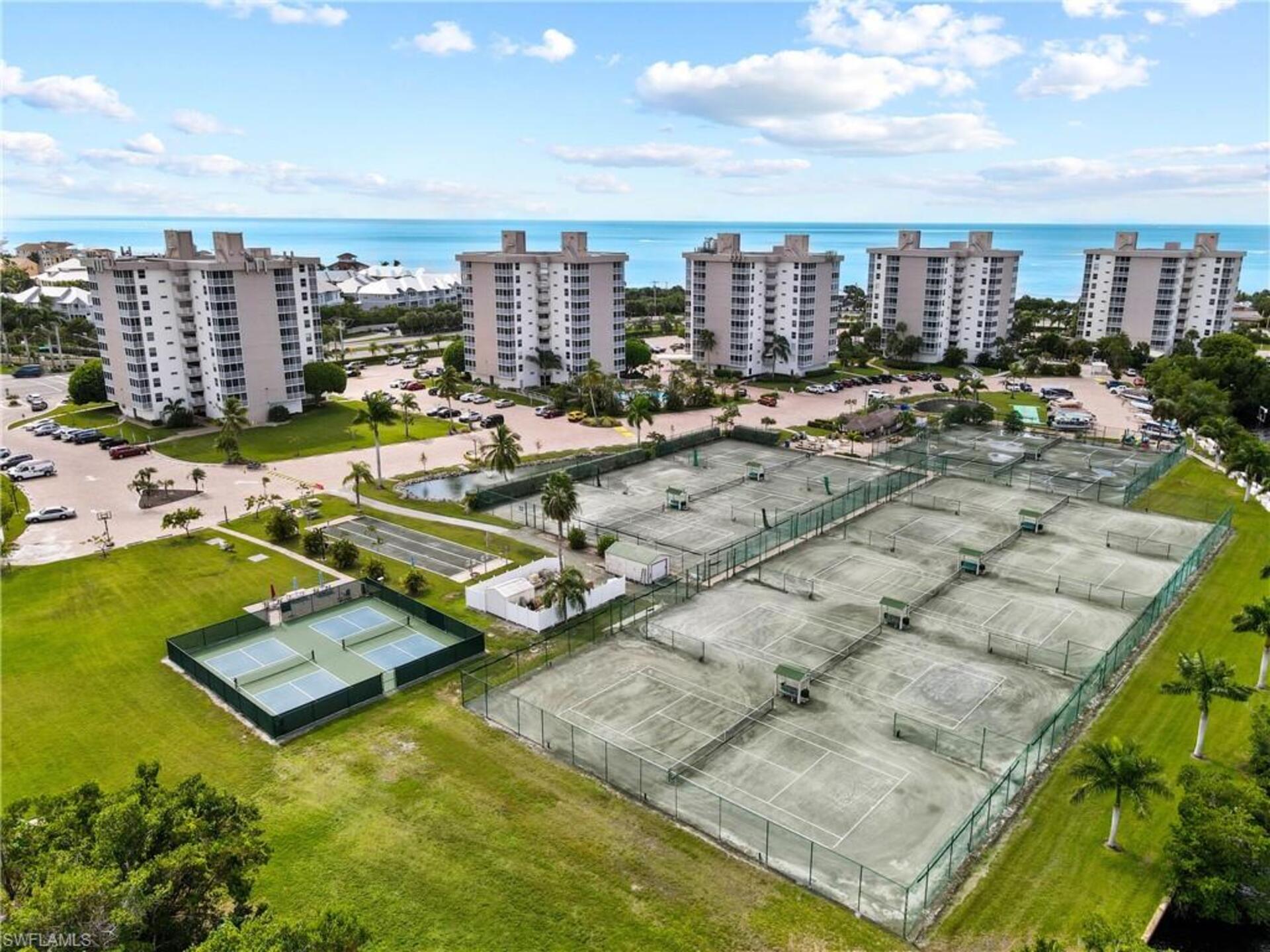 Ekskluzivno stanovanje v enem najprestižnejših letovišč, Bonita Beach, Florida Condo 5949