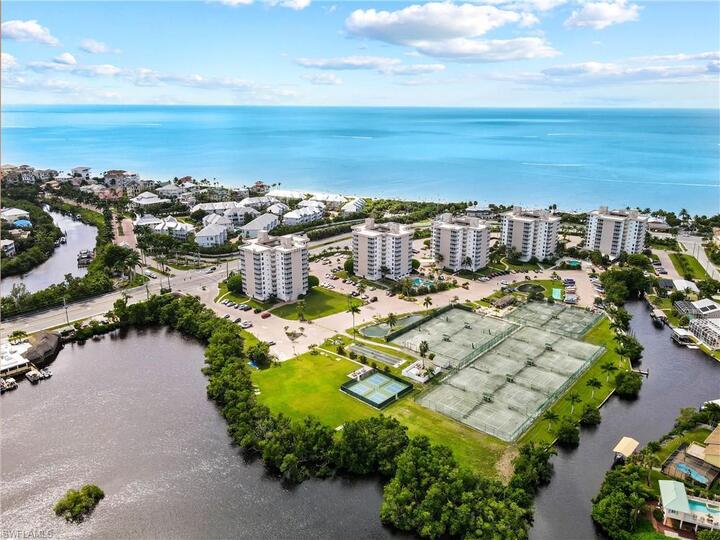 Ekskluzivno stanovanje v enem najprestižnejših letovišč, Bonita Beach, Florida Condo 5949