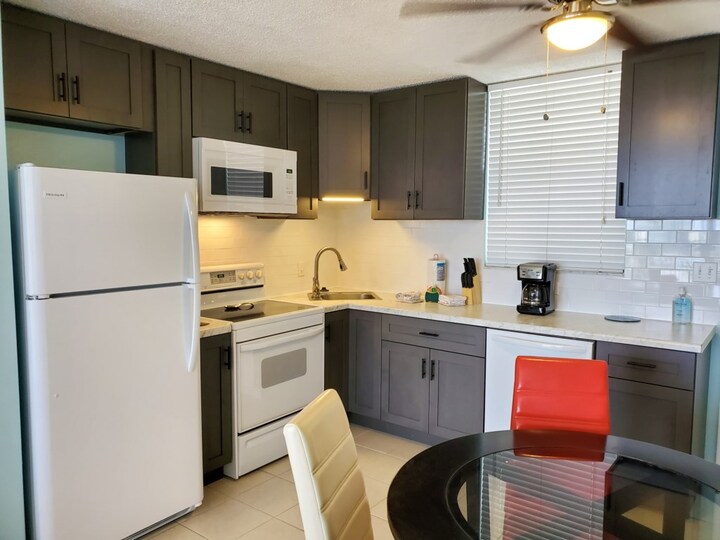 Ekskluzivno stanovanje v enem najprestižnejših letovišč, Bonita Beach, Florida Condo 5949