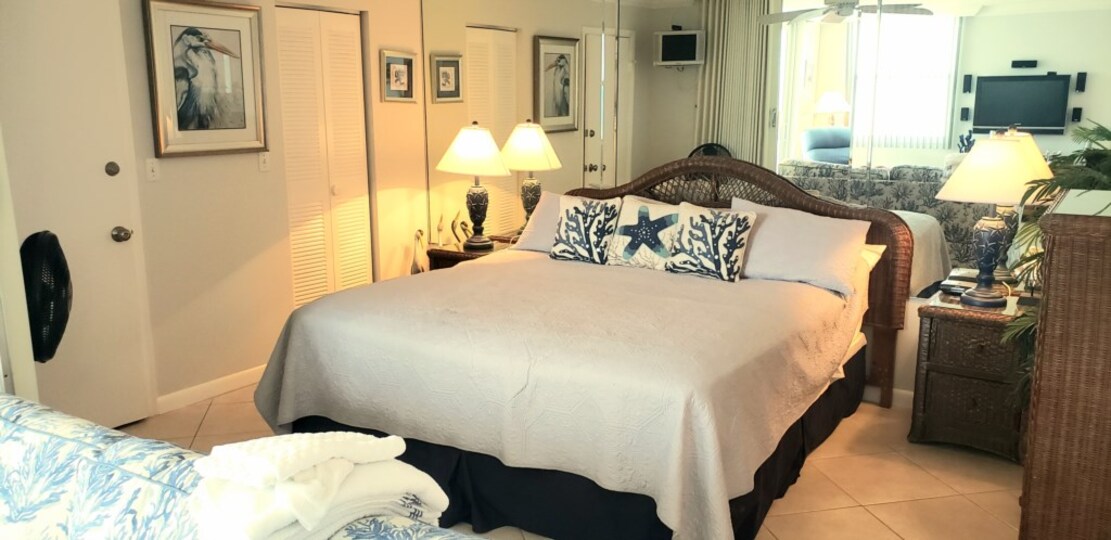 Ekskluzivno stanovanje v prestižnih letoviščih, Bonita Beach, Florida Condo 5958