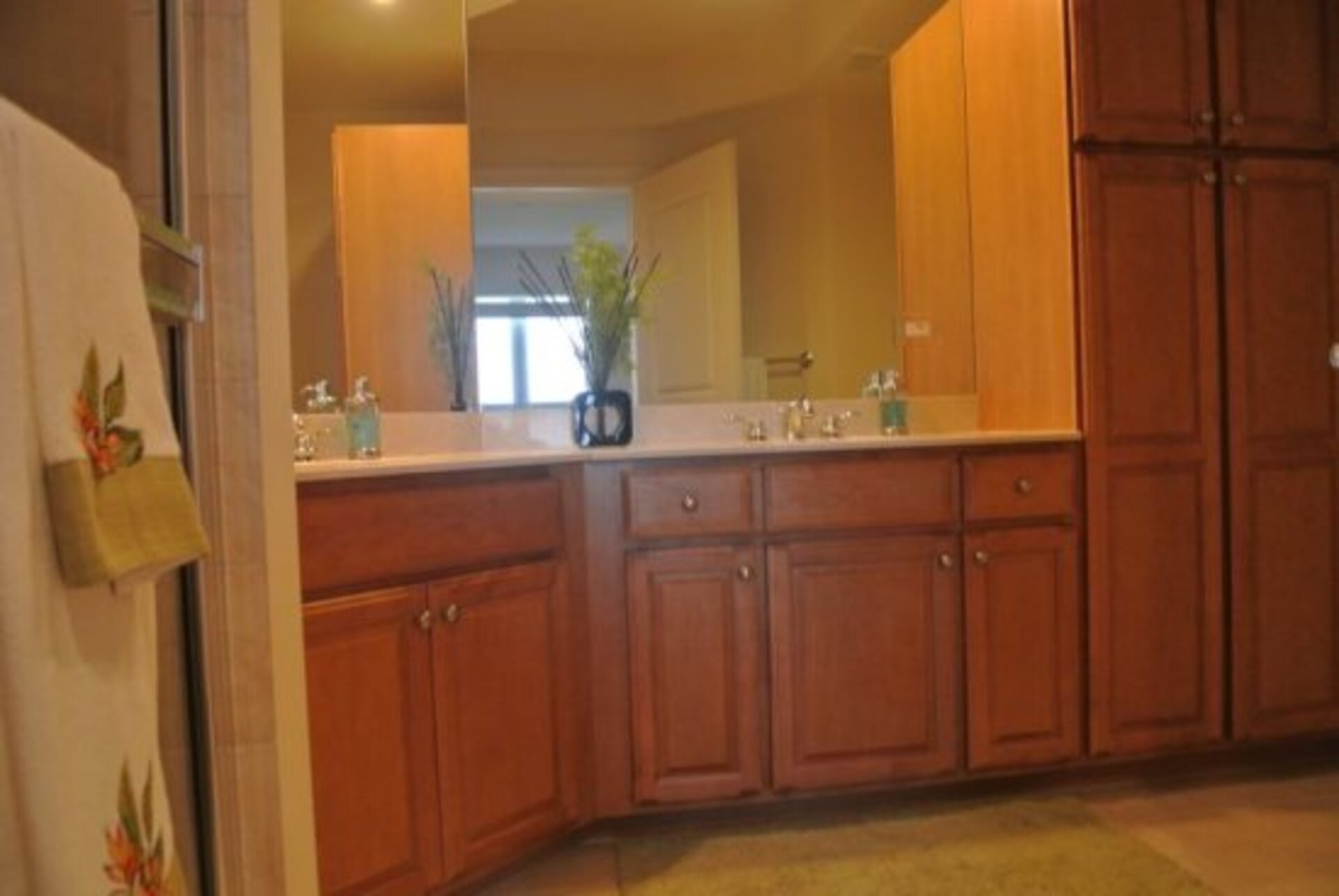 Ultimate 2-sobno stanovanje ob obali na Bay Beachu, Florida Condo 5959