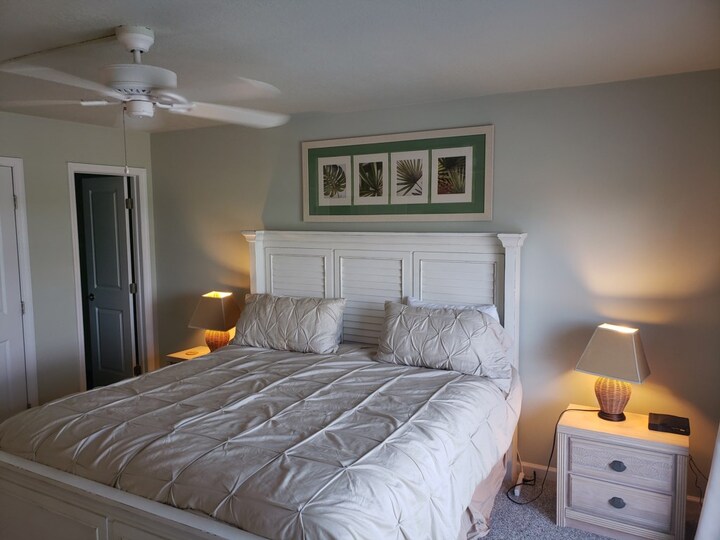 Ekskluzivno stanovanje v enem najprestižnejših letovišč, Bonita Beach, Florida Condo 5966