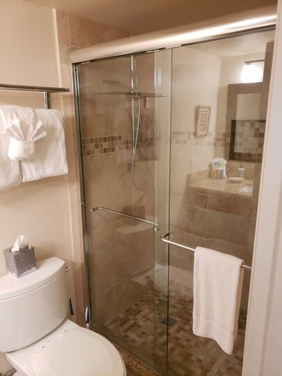 Ekskluzivno stanovanje v enem najprestižnejših letovišč, Bonita Beach, Florida Condo 5966