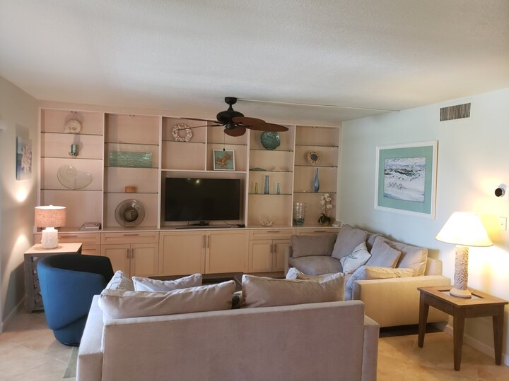 Ekskluzivno stanovanje v enem najprestižnejših letovišč, Bonita Beach, Florida Condo 5966