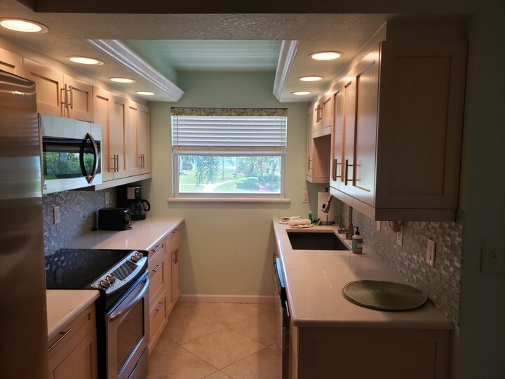 Ekskluzivno stanovanje v enem najprestižnejših letovišč, Bonita Beach, Florida Condo 5966