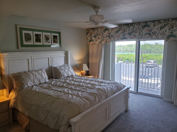 Ekskluzivno stanovanje v enem najprestižnejših letovišč, Bonita Beach, Florida Condo 5966
