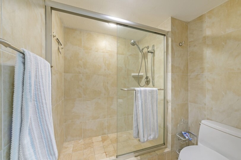 Ultimate 2-sobno stanovanje na Sea Isles, Florida Condo 5936