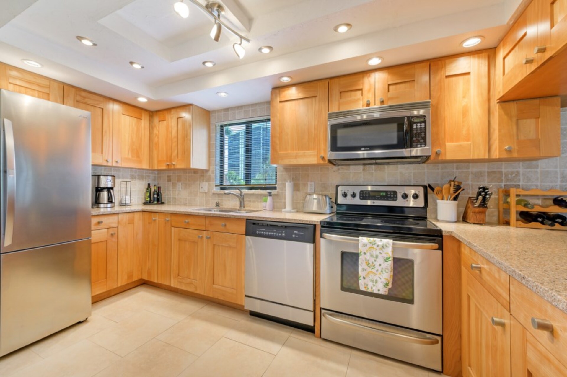 Ultimate 2-sobno stanovanje na Sea Isles, Florida Condo 5936
