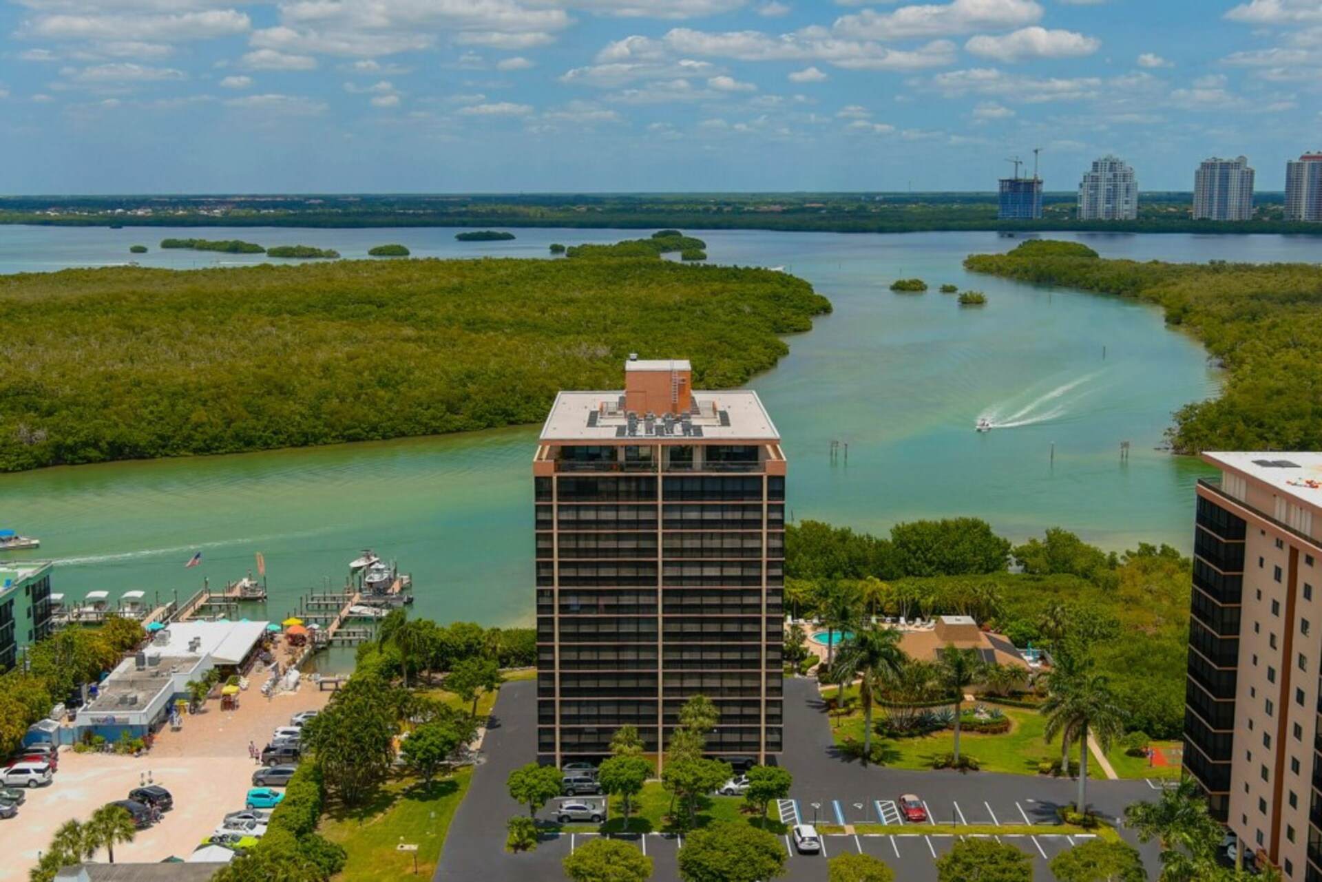 Ultimate 2-sobno stanovanje na Sea Isles, Florida Condo 5936