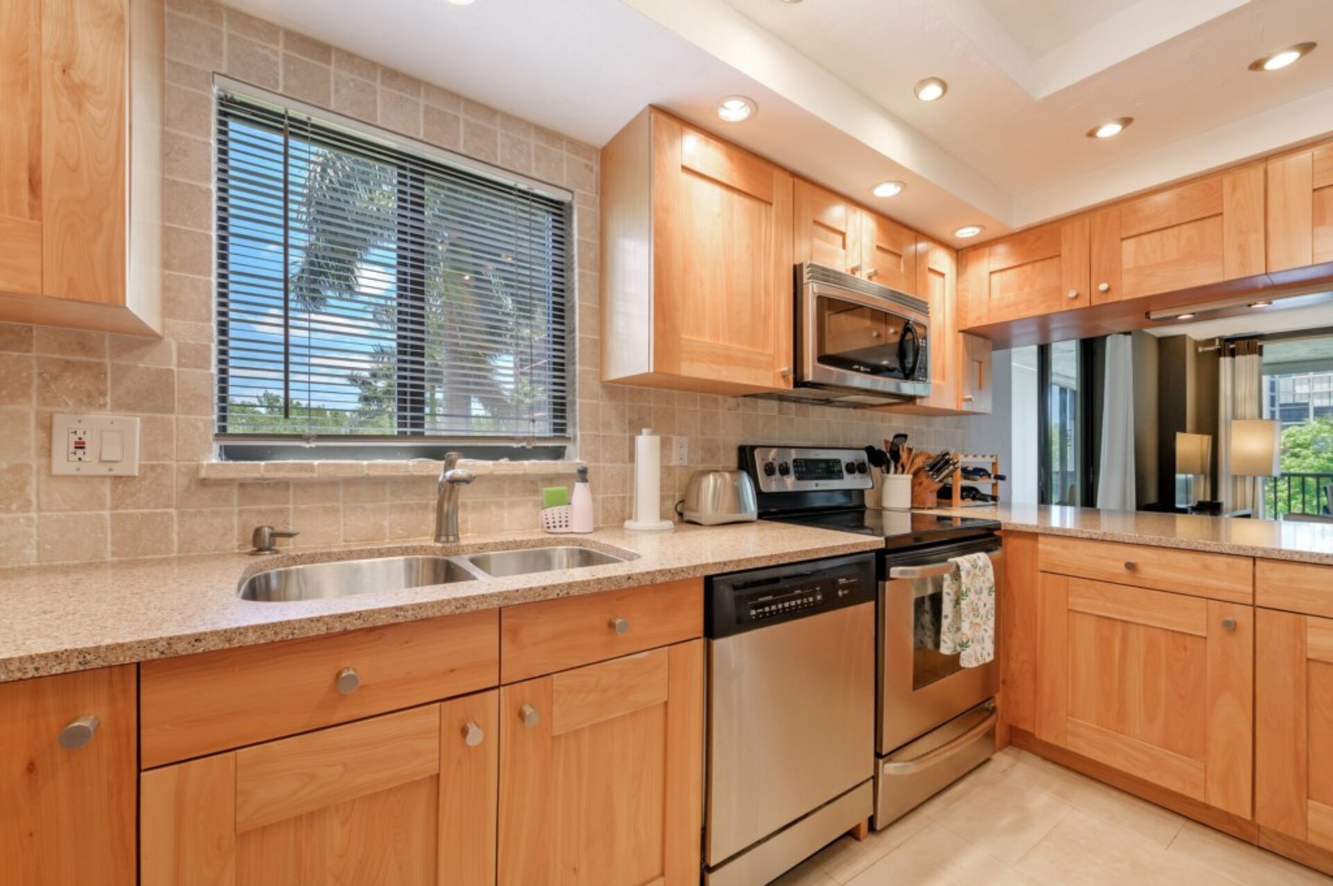 Ultimate 2-sobno stanovanje na Sea Isles, Florida Condo 5936