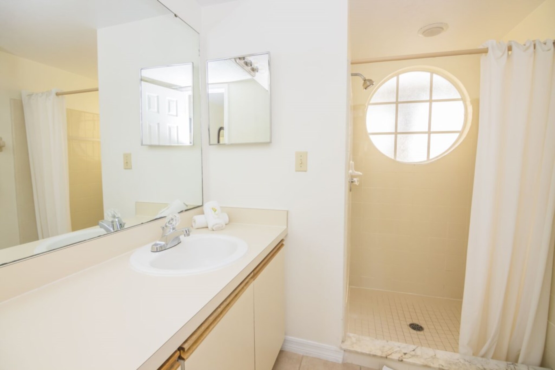 Ultimate 3-sobno stanovanje v zalivu Laguna Bay, Florida Condo 6006