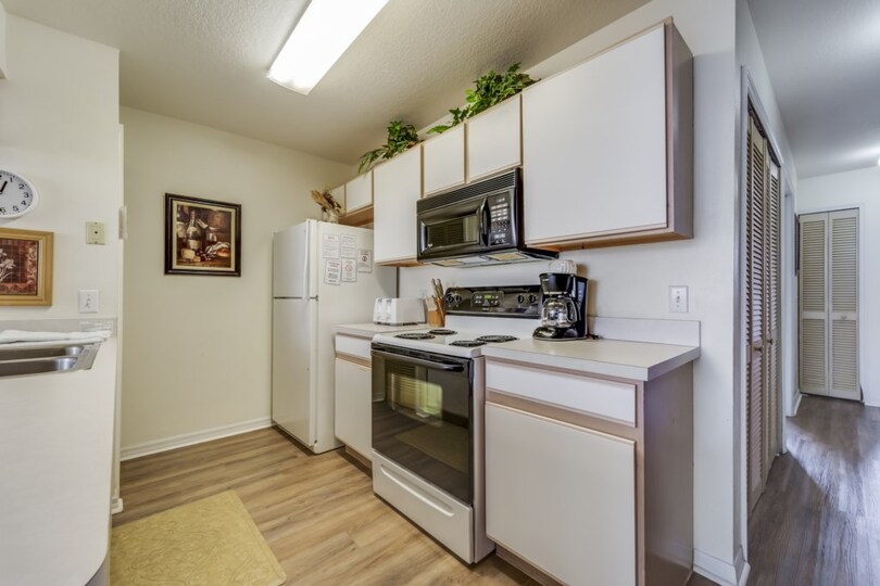 Luksuzno stanovanje v sodobnem slogu v vilah v Island Clubu, Florida Condo 6016