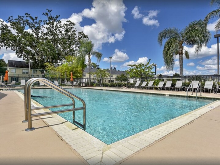 Ultimate 3-sobno stanovanje na naslovu Club Cortile, Florida Condo 6020