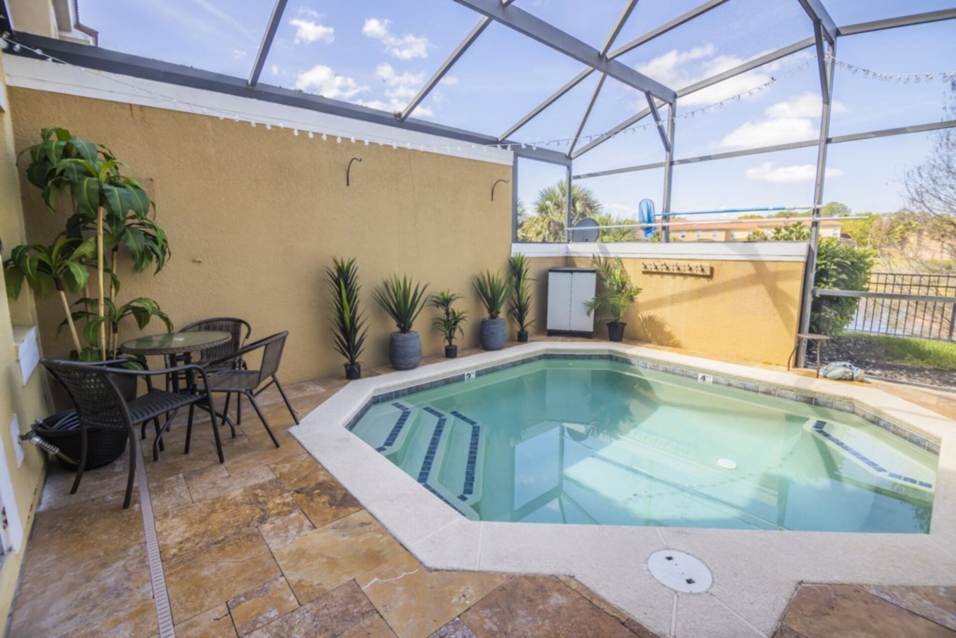Vrhunska mestna hiša s 3 spalnicami v letovišču Encantada, Florida, mestna hiša 4027