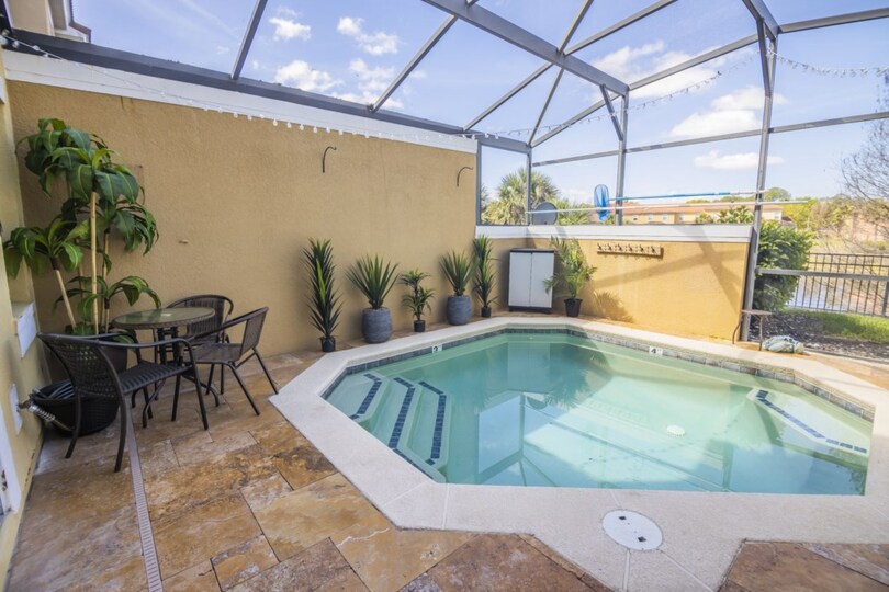 Vrhunska mestna hiša s 3 spalnicami v letovišču Encantada, Florida, mestna hiša 4027