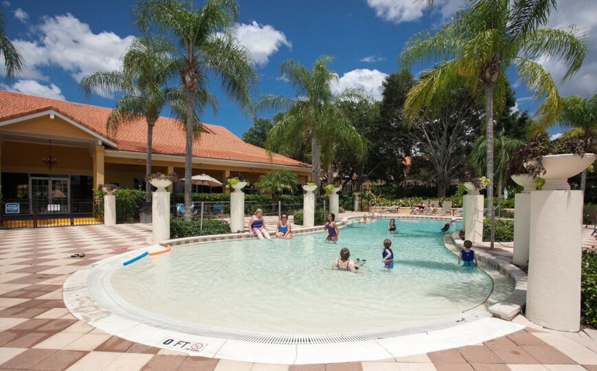 Vrhunska mestna hiša s 3 spalnicami v letovišču Encantada, Florida, mestna hiša 4027