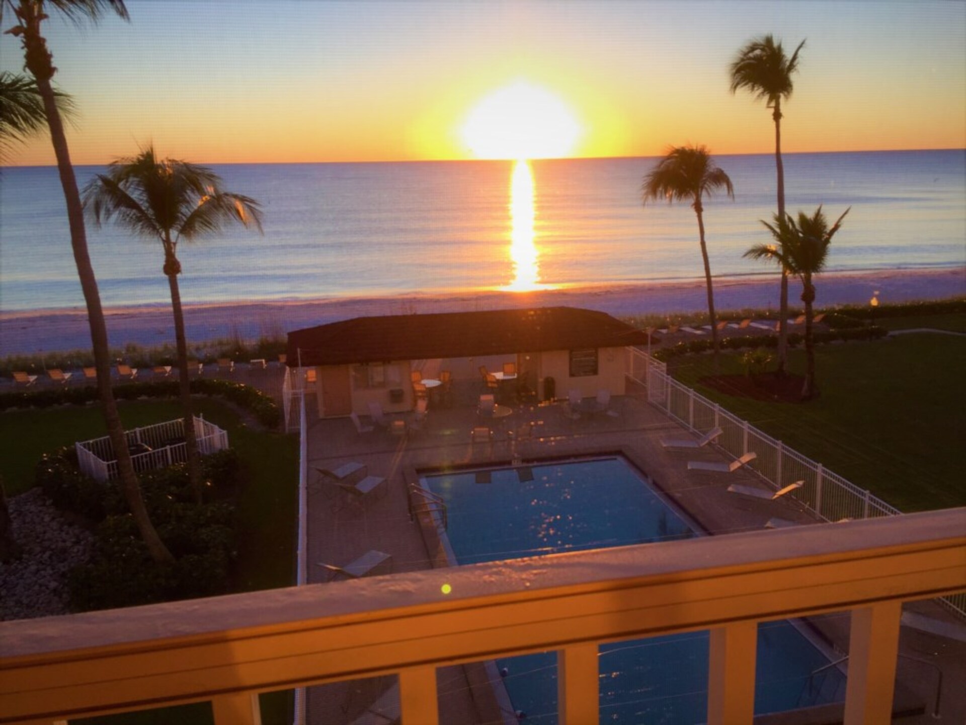 Luksuzno stanovanje v sodobnem slogu na Dolphin Way, Florida Condo 5937