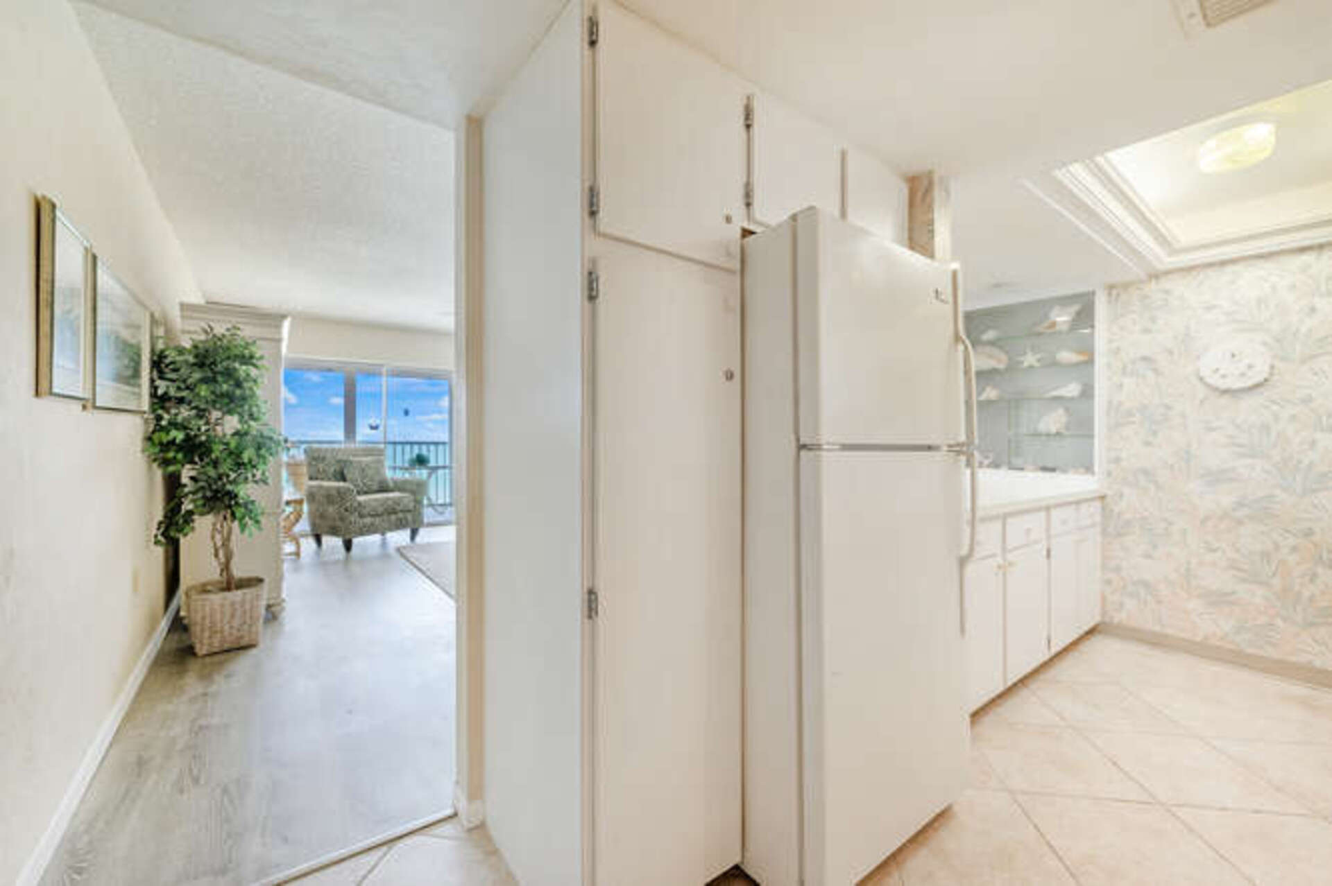 Luksuzno stanovanje v sodobnem slogu na Dolphin Way, Florida Condo 5937