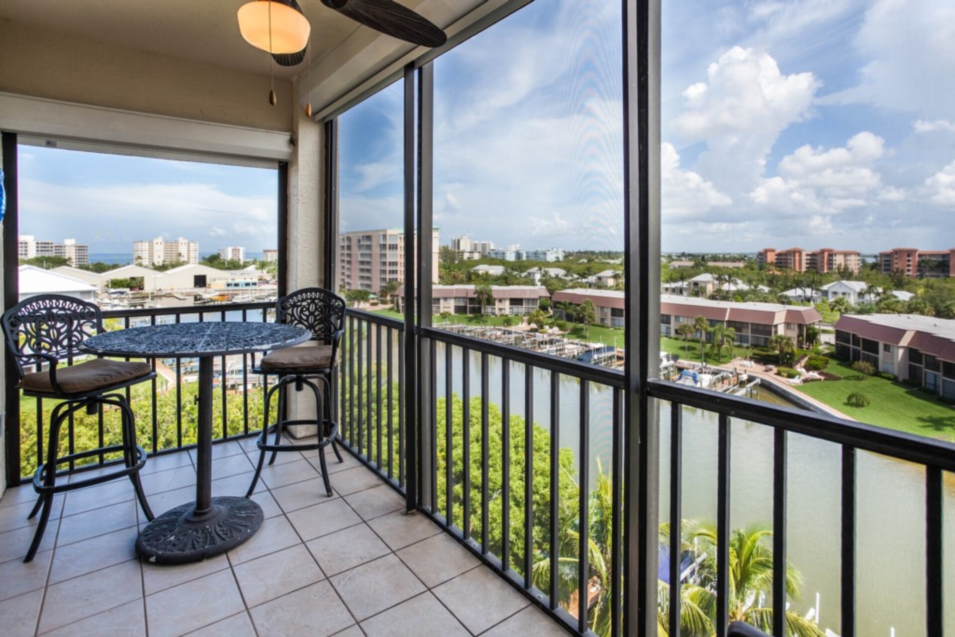Luksuzno stanovanje v sodobnem slogu na Hibiscus Pointu, Florida Condo 5933