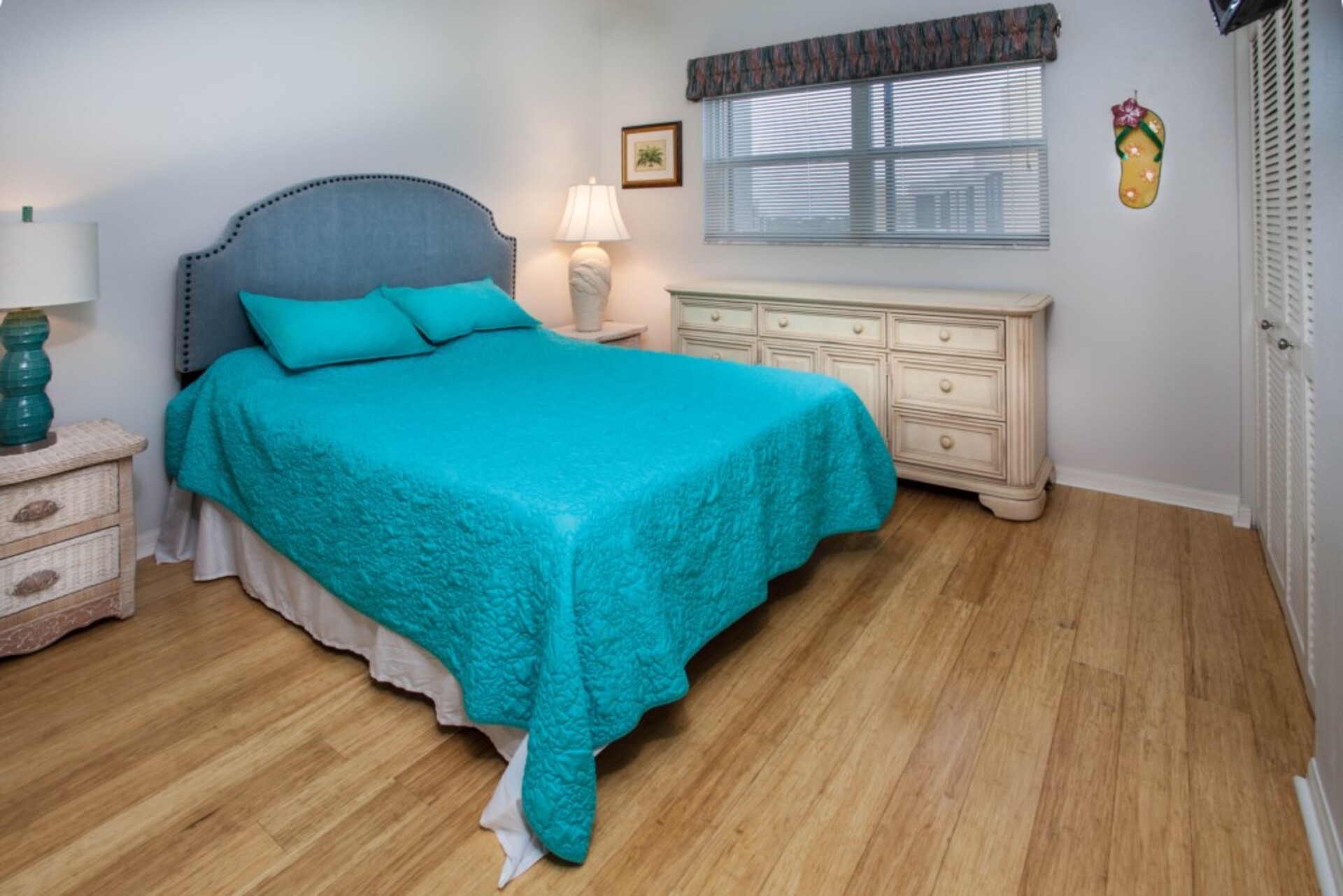 Luksuzno stanovanje v sodobnem slogu na Hibiscus Pointu, Florida Condo 5933