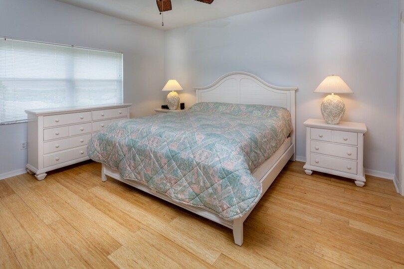 Luksuzno stanovanje v sodobnem slogu na Hibiscus Pointu, Florida Condo 5933