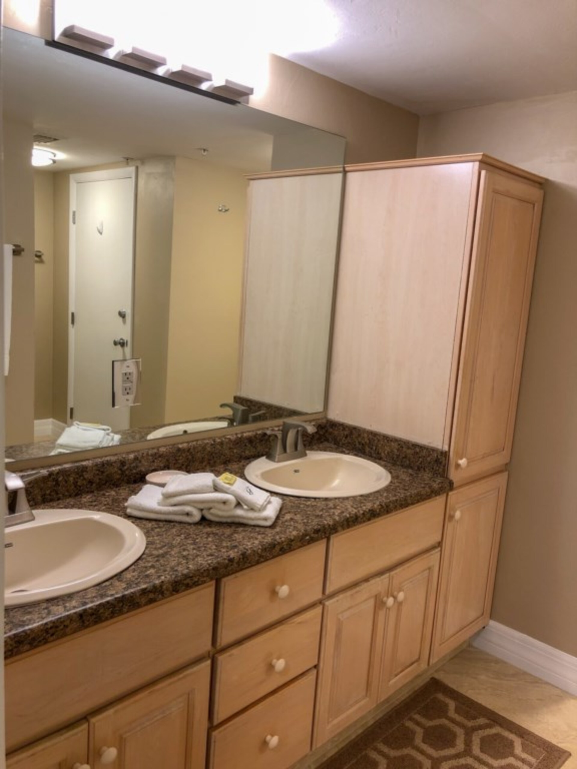 Ultimate 2-sobno stanovanje v letovišču Santa Maria Harbour, Florida Condo 5934