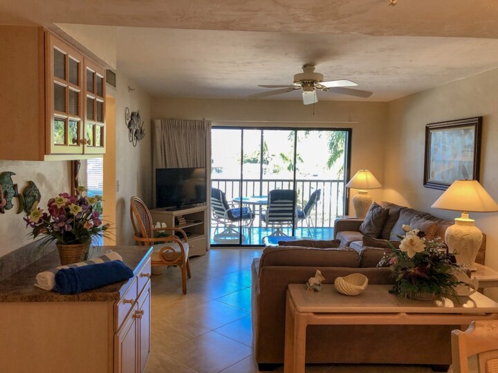 Ultimate 2-sobno stanovanje v letovišču Santa Maria Harbour, Florida Condo 5934