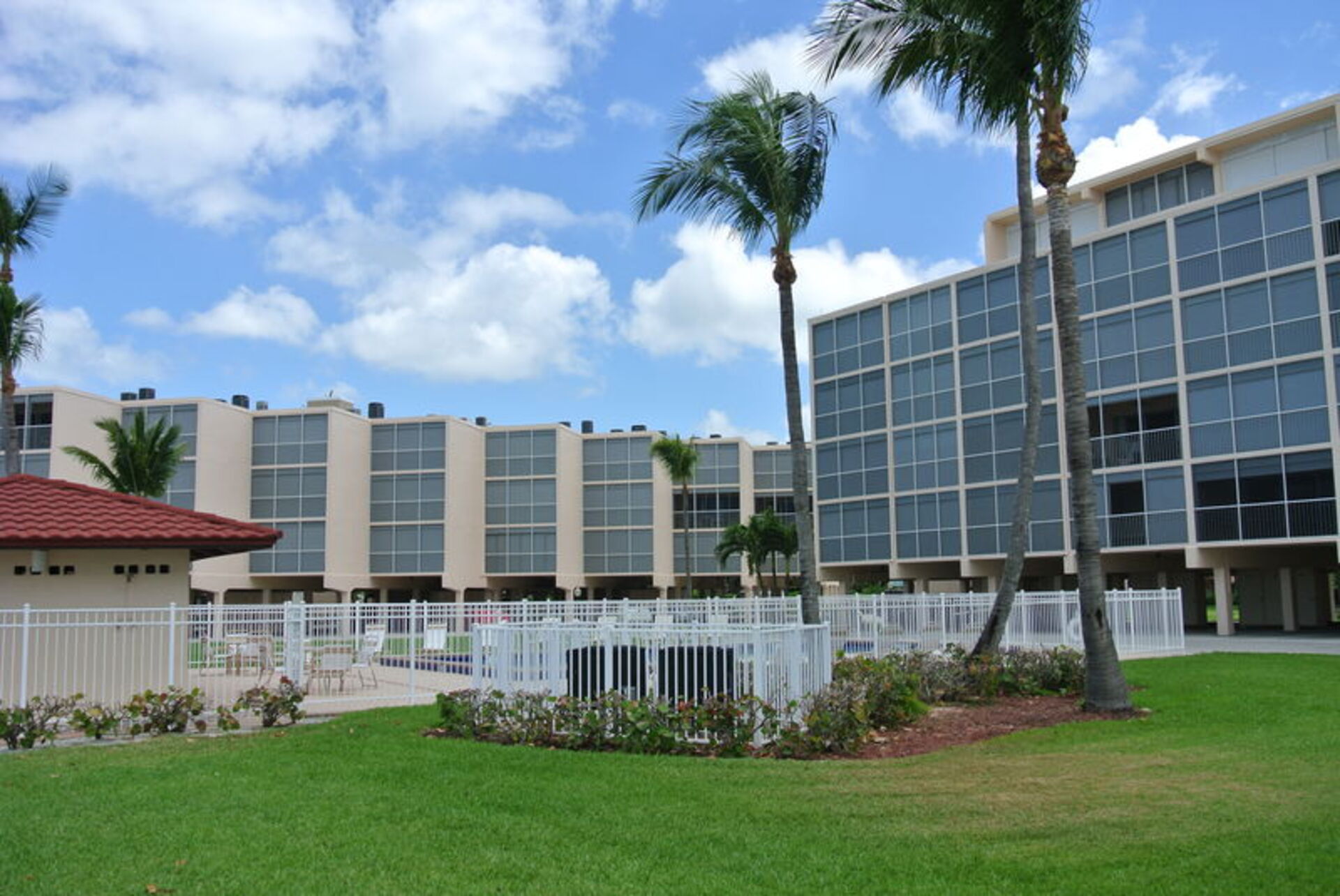 Ultimate 2-sobno stanovanje na Dolphin Way, Florida Condo 5935