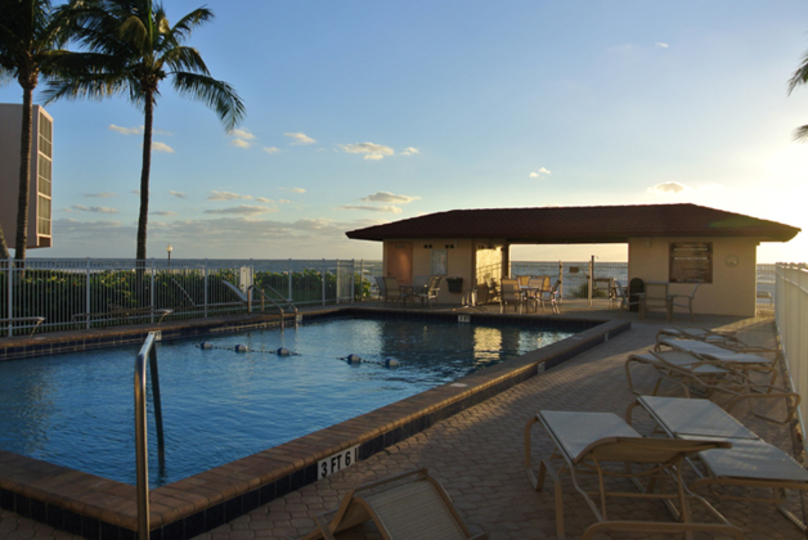 Ultimate 2-sobno stanovanje na Dolphin Way, Florida Condo 5935