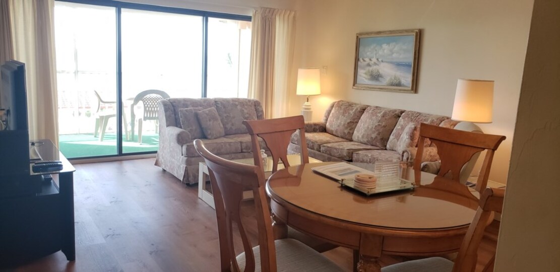 Ultimate 2-sobno stanovanje na Dolphin Way, Florida Condo 5935