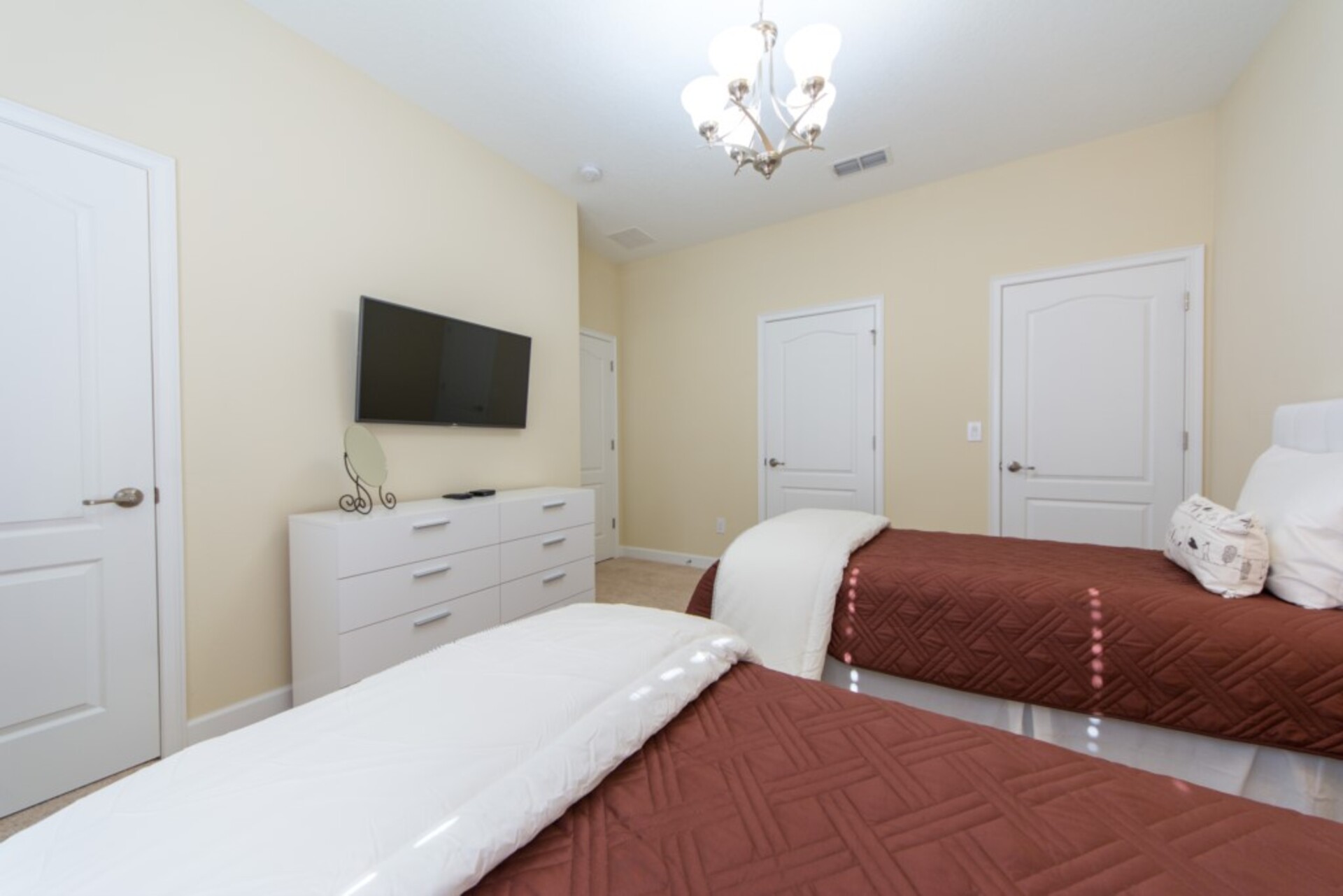Ekskluzivna mestna hiša v enem najprestižnejših letovišč, Storey Lake Resort, mestna hiša Florida 4086