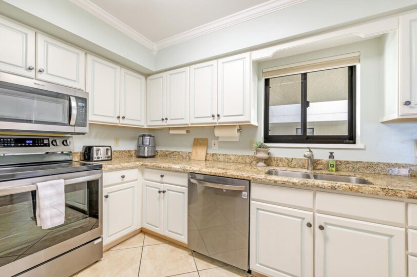 Ekskluzivno stanovanje v enem najprestižnejših letovišč, Santa Maria Harbour Resort, Florida Condo 5942