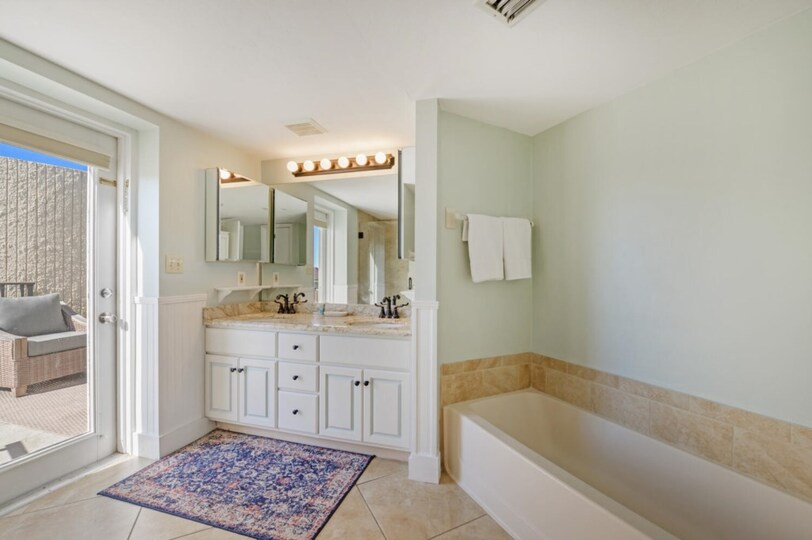 Ekskluzivno stanovanje v enem najprestižnejših letovišč, Santa Maria Harbour Resort, Florida Condo 5942