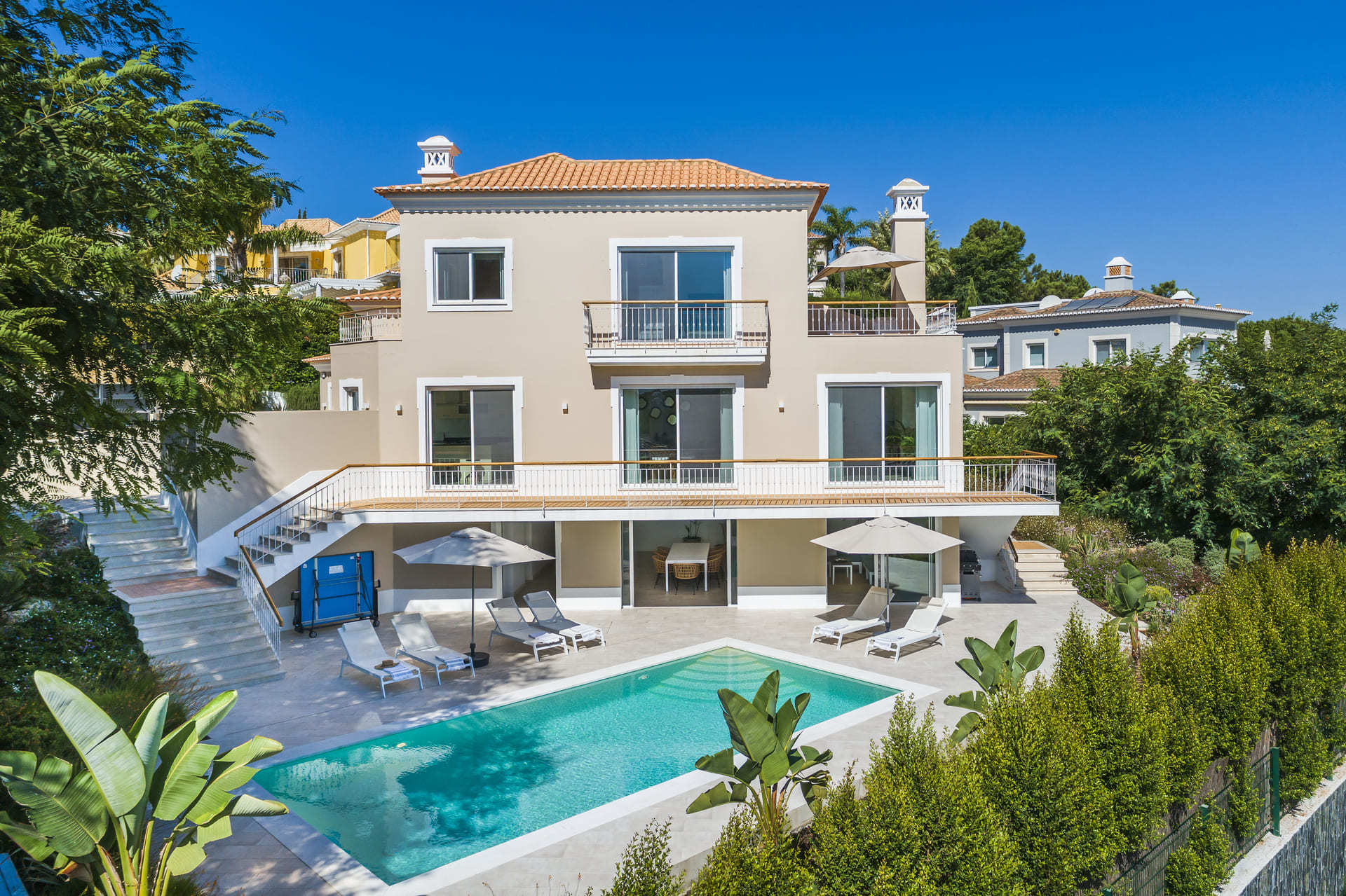 Luksuzna vila s 4 spalnicami in zasebnim bazenom, vila Faro 1124