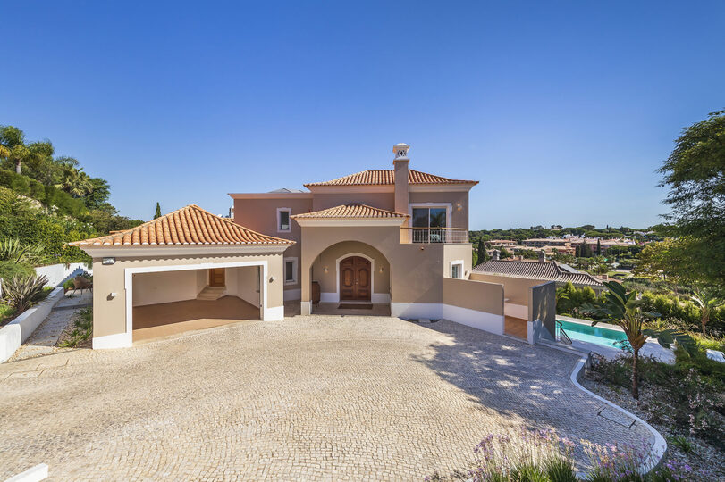 Luksuzna vila s 4 spalnicami in zasebnim bazenom, vila Faro 1124