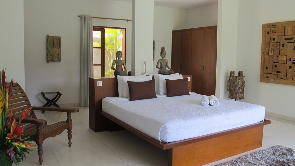 Neverjetna vila s 5 zvezdicami in 2 sproščujočima bazenoma, Bali Villa 2136
