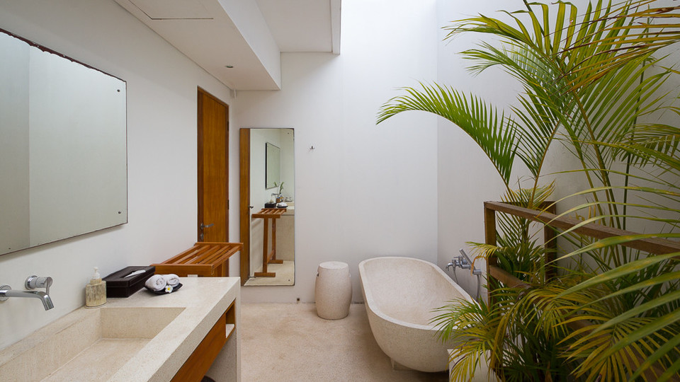 Neverjetna vila s 5 zvezdicami in 2 sproščujočima bazenoma, Bali Villa 2136