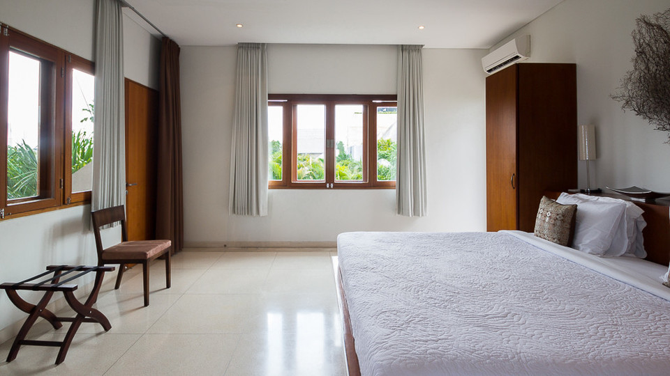 Neverjetna vila s 5 zvezdicami in 2 sproščujočima bazenoma, Bali Villa 2136