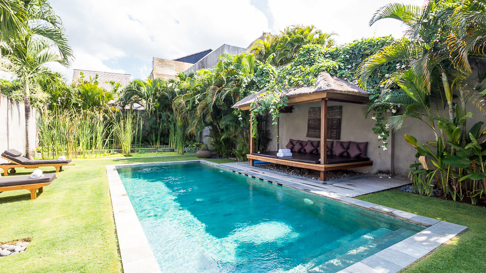Neverjetna vila s 5 zvezdicami in 2 sproščujočima bazenoma, Bali Villa 2136