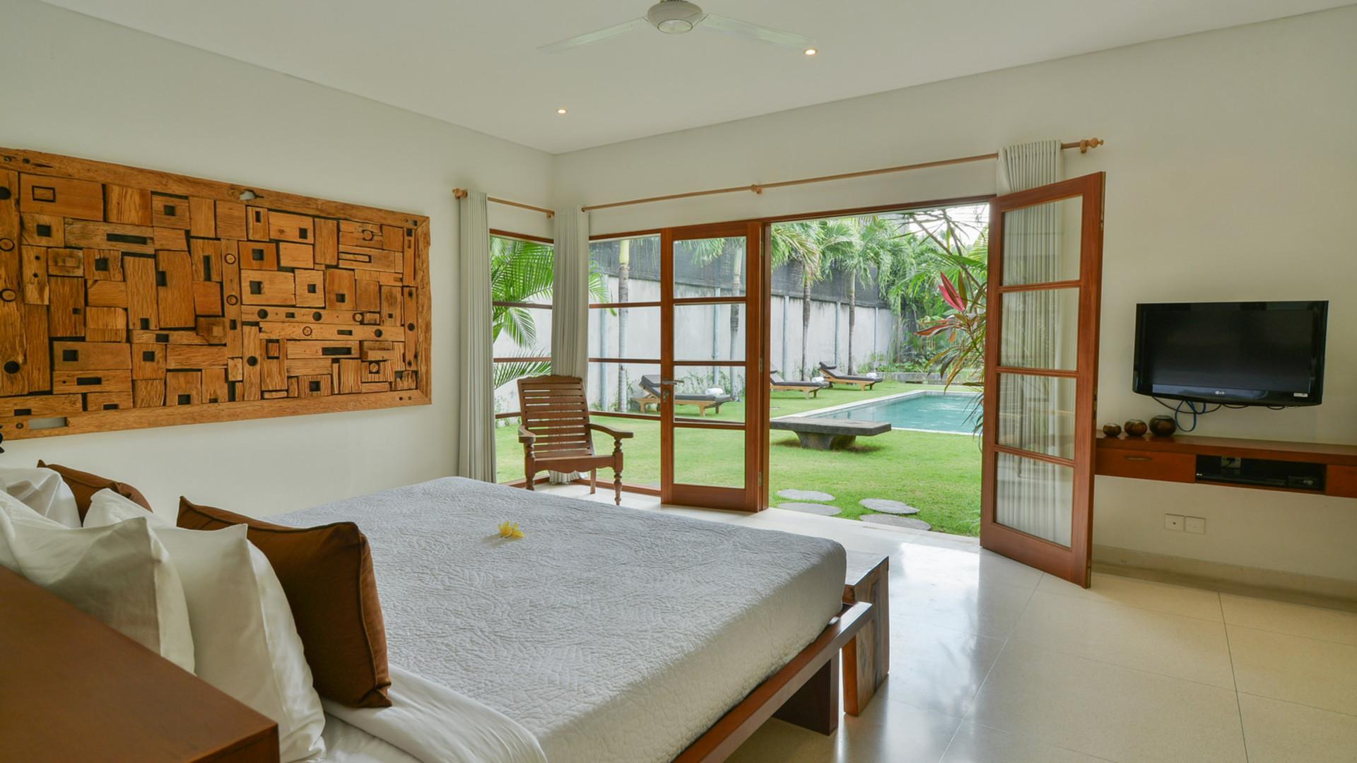 Neverjetna vila s 5 zvezdicami in 2 sproščujočima bazenoma, Bali Villa 2136