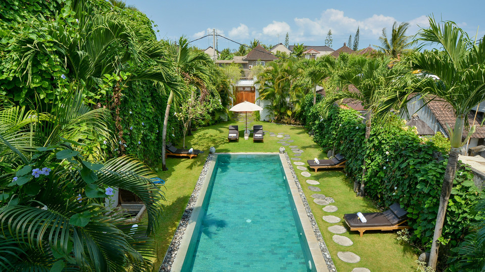 Neverjetna vila s 5 zvezdicami in 2 sproščujočima bazenoma, Bali Villa 2136