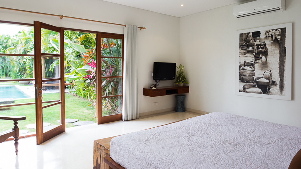 Neverjetna vila s 5 zvezdicami in 2 sproščujočima bazenoma, Bali Villa 2136