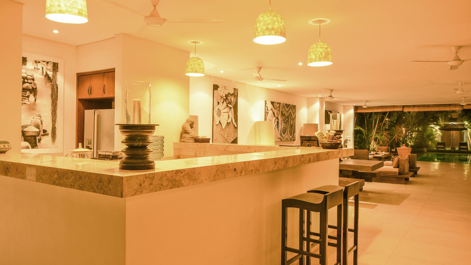 Neverjetna vila s 5 zvezdicami in 2 sproščujočima bazenoma, Bali Villa 2136