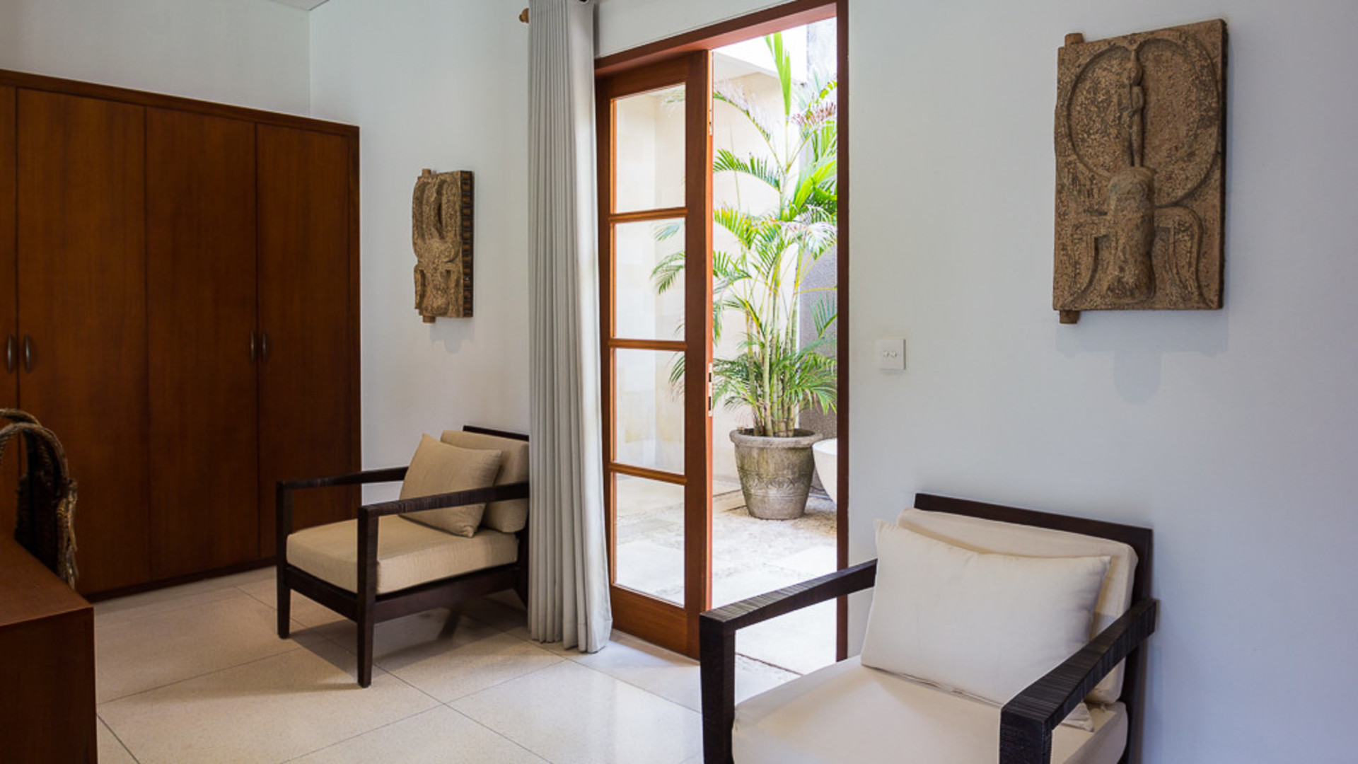 Neverjetna vila s 5 zvezdicami in 2 sproščujočima bazenoma, Bali Villa 2136